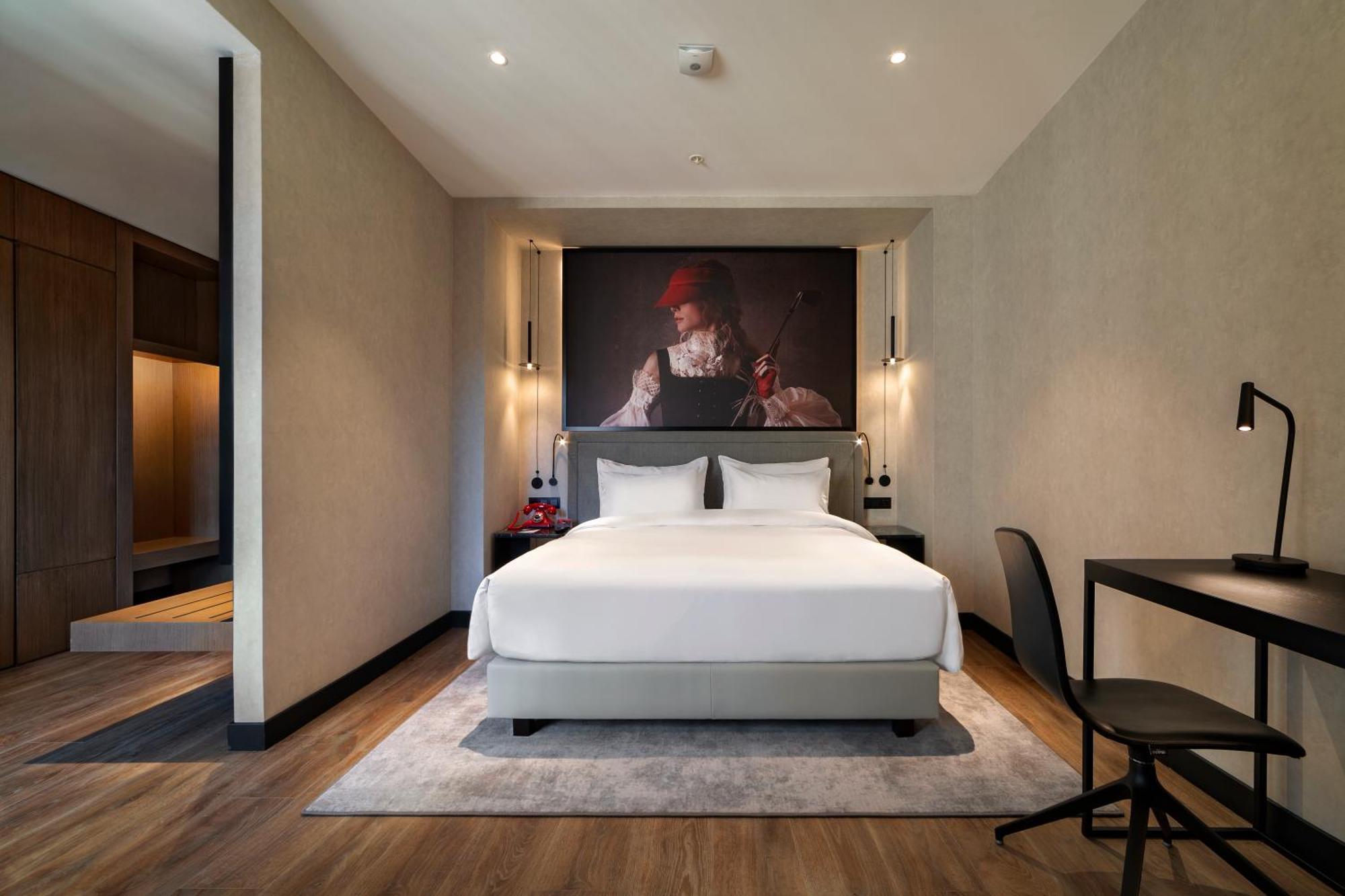 Radisson Red Tbilisi Hotell Exteriör bild