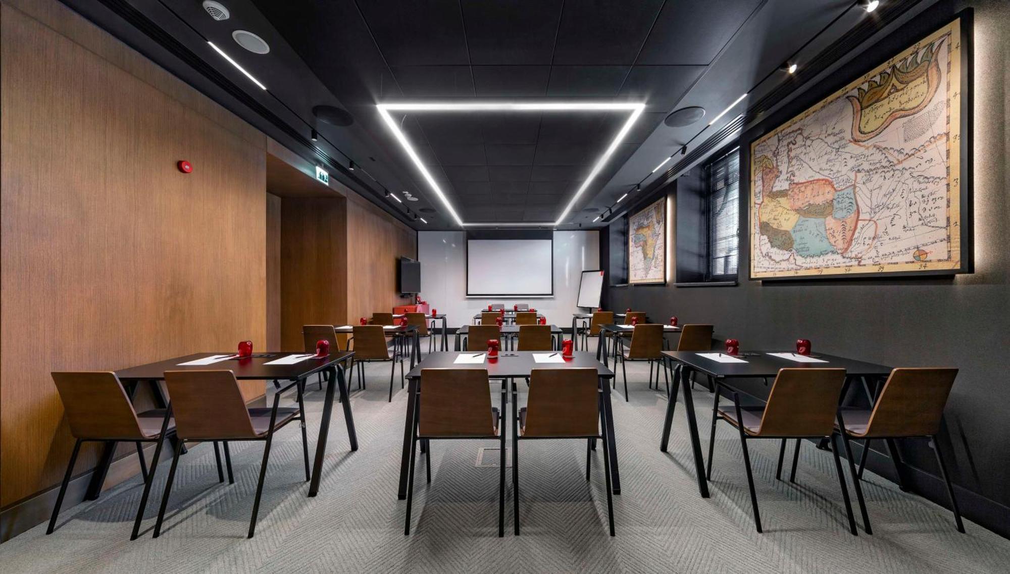 Radisson Red Tbilisi Hotell Exteriör bild