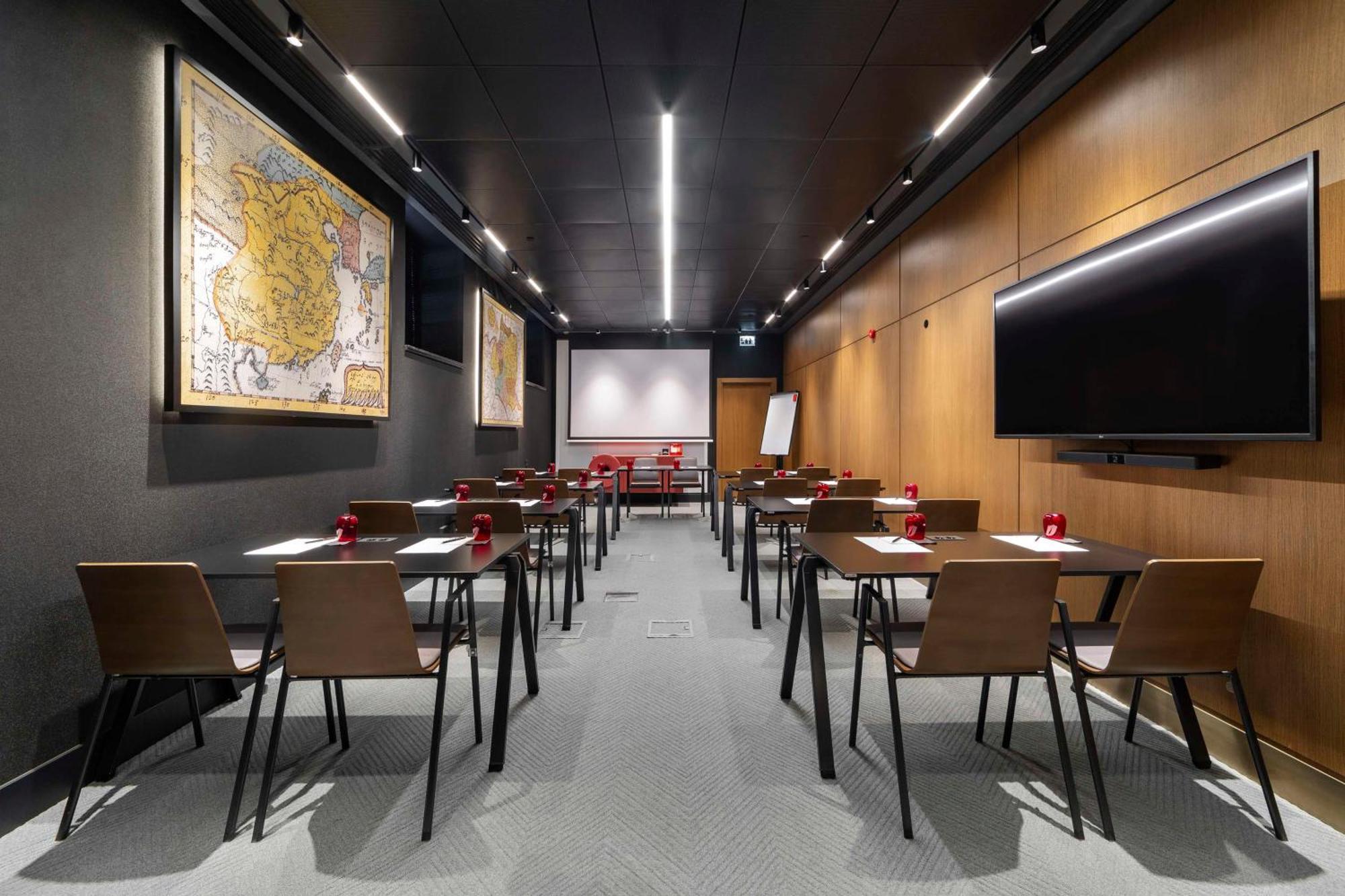 Radisson Red Tbilisi Hotell Exteriör bild