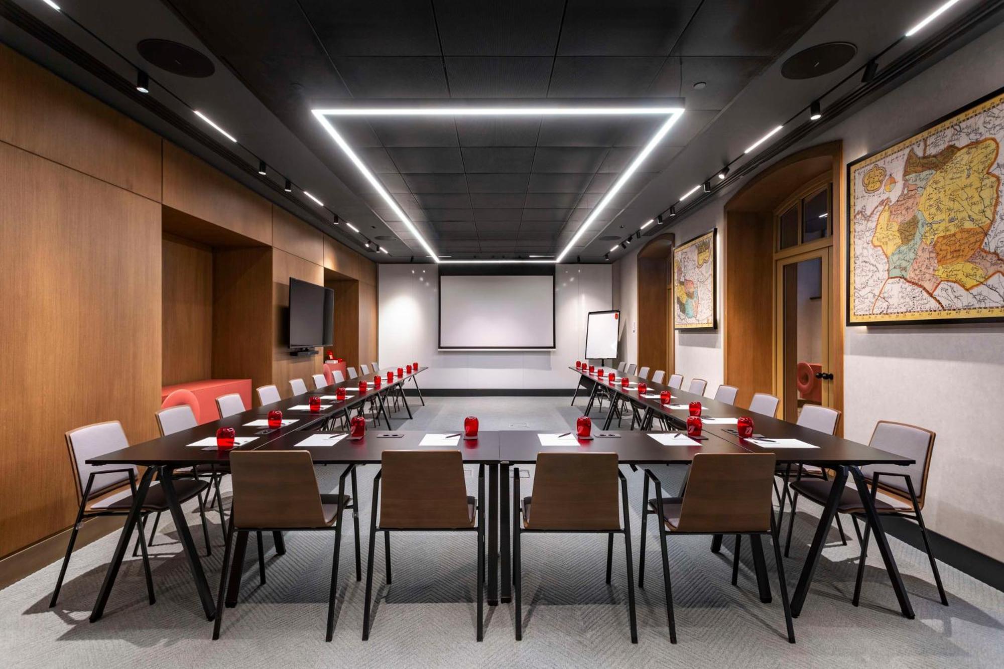 Radisson Red Tbilisi Hotell Exteriör bild