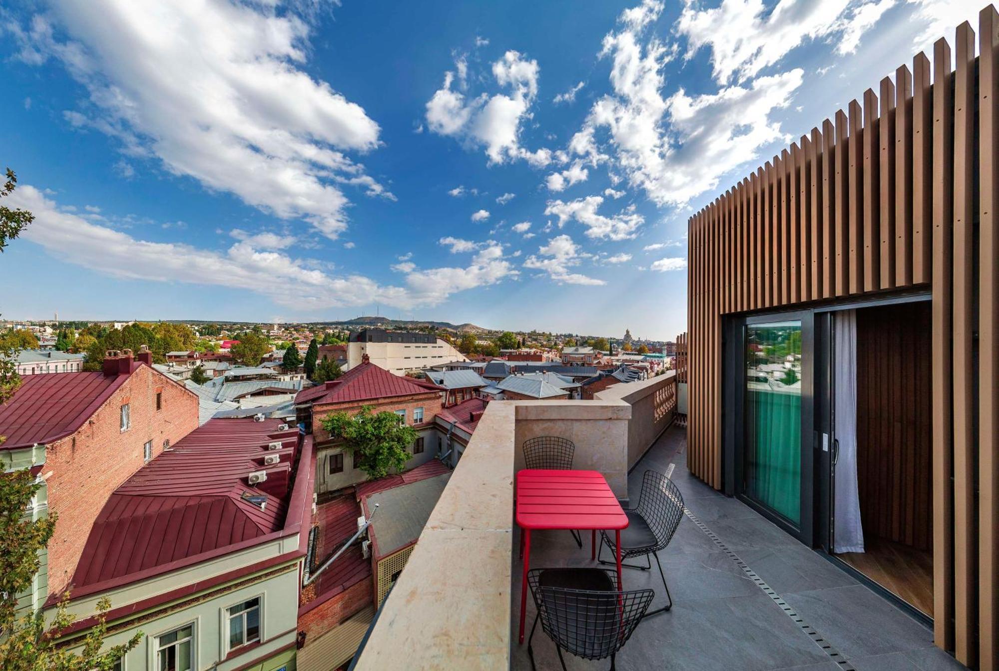 Radisson Red Tbilisi Hotell Exteriör bild