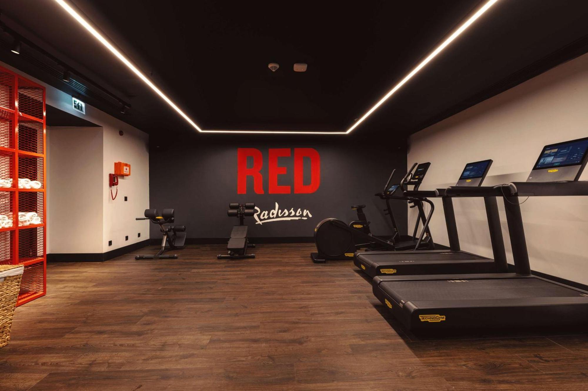 Radisson Red Tbilisi Hotell Exteriör bild