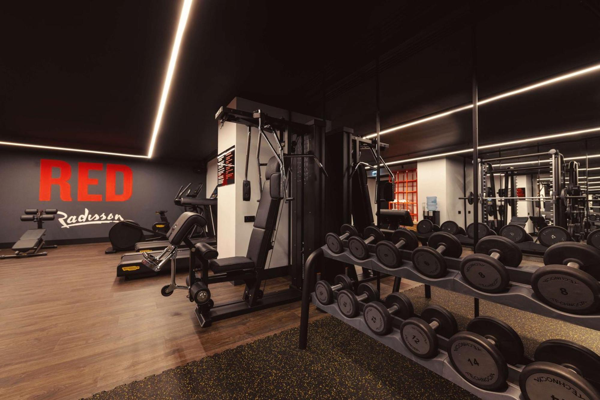 Radisson Red Tbilisi Hotell Exteriör bild
