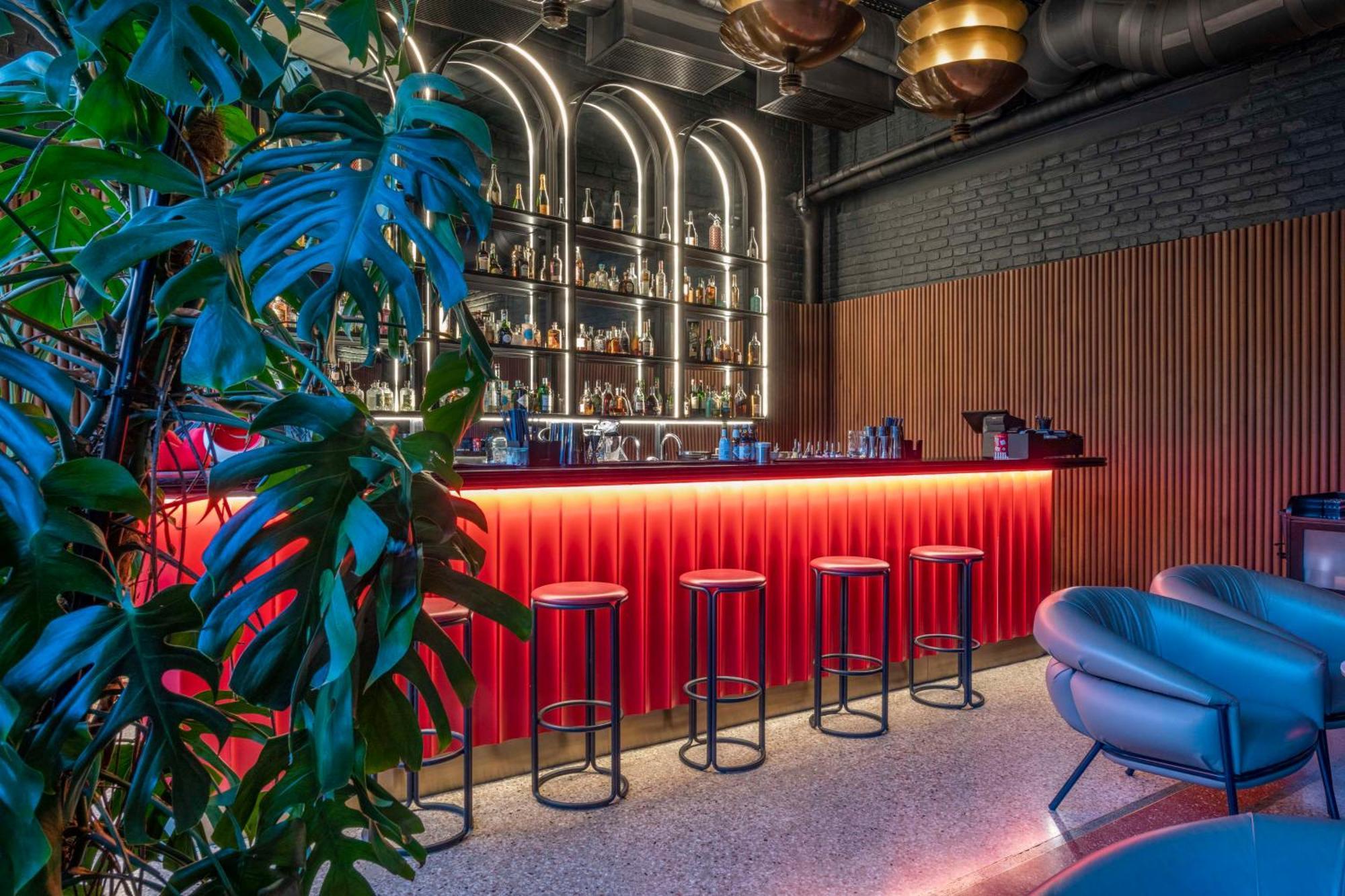 Radisson Red Tbilisi Hotell Exteriör bild