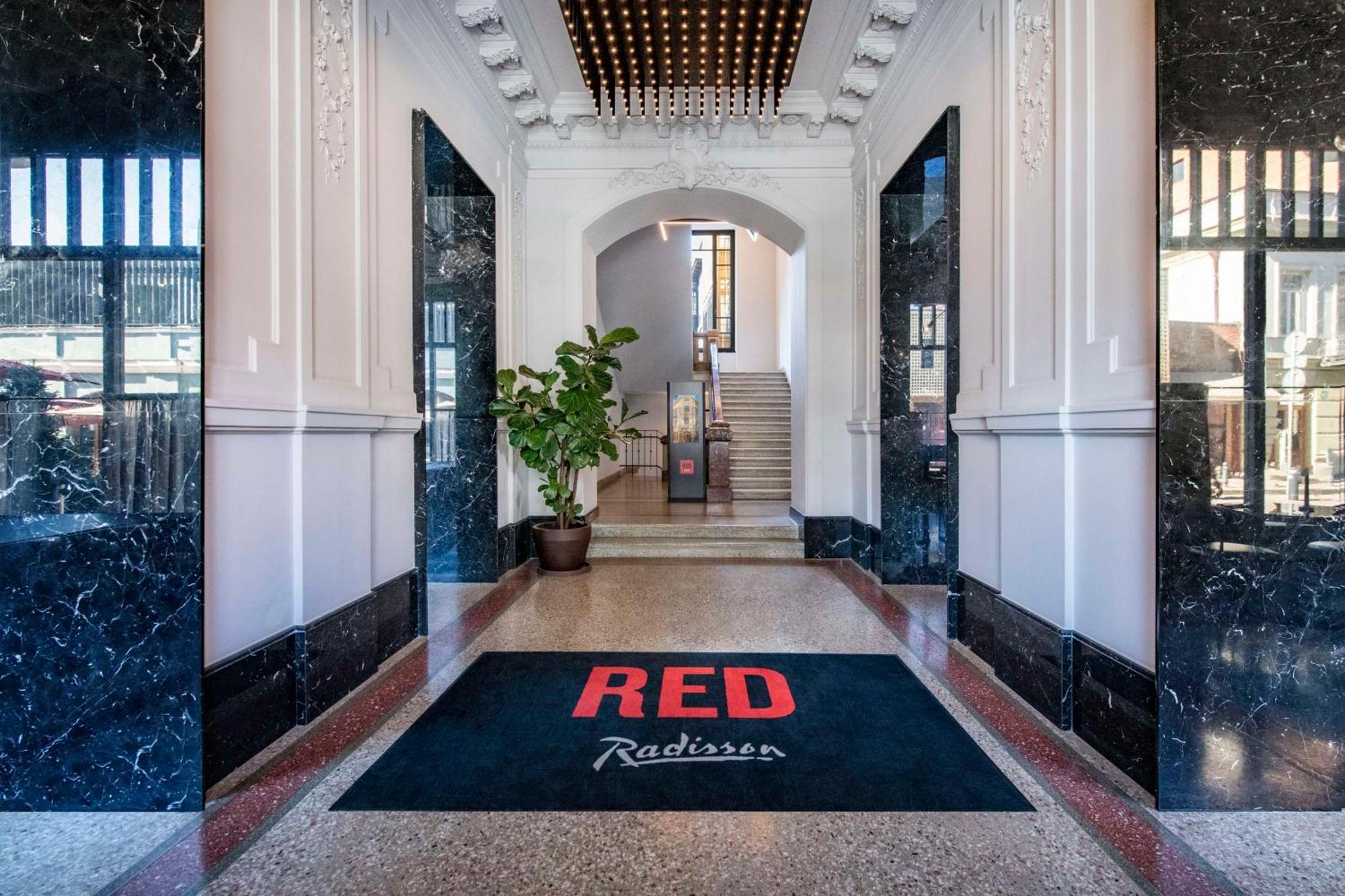 Radisson Red Tbilisi Hotell Exteriör bild
