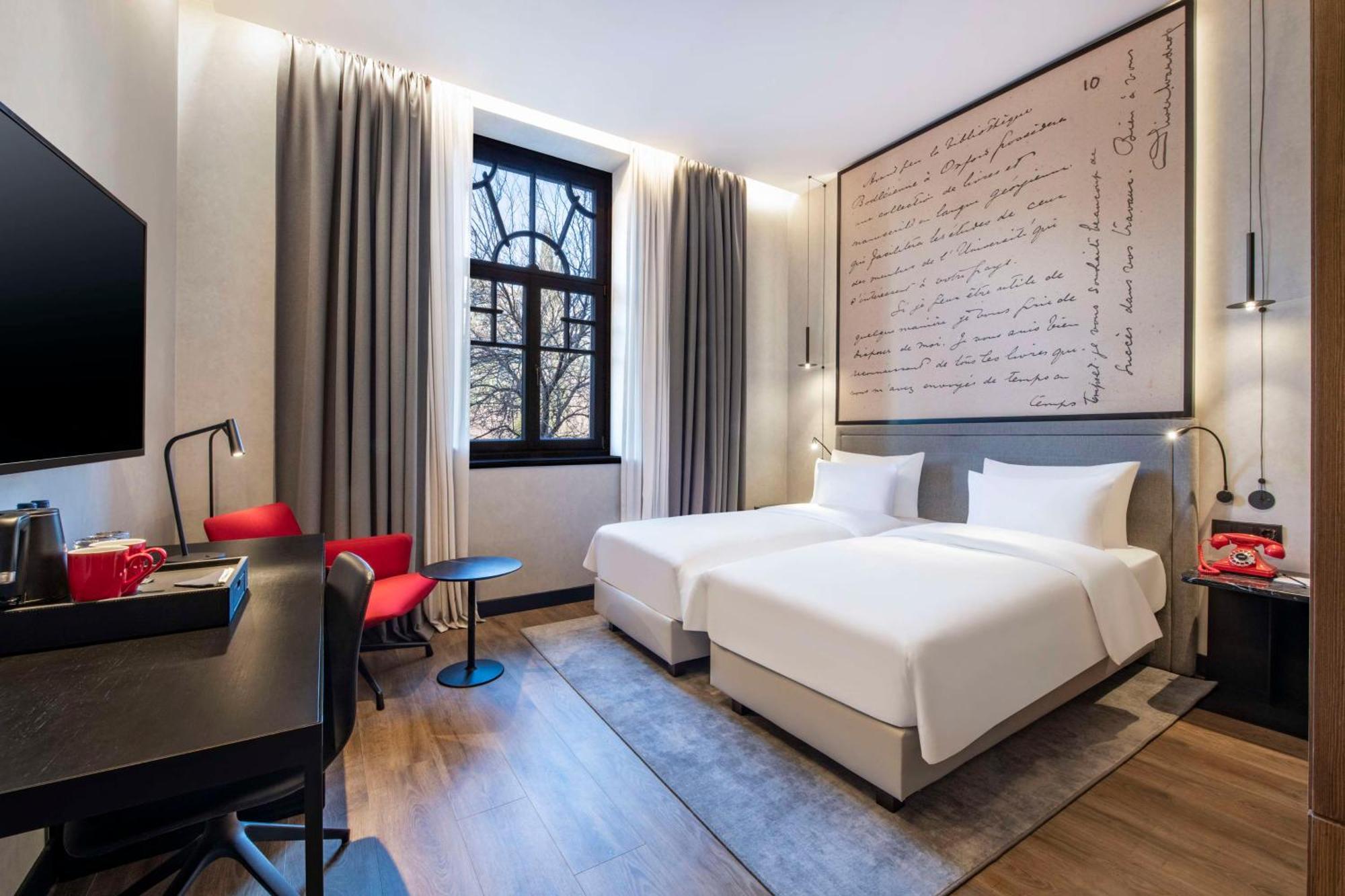 Radisson Red Tbilisi Hotell Exteriör bild