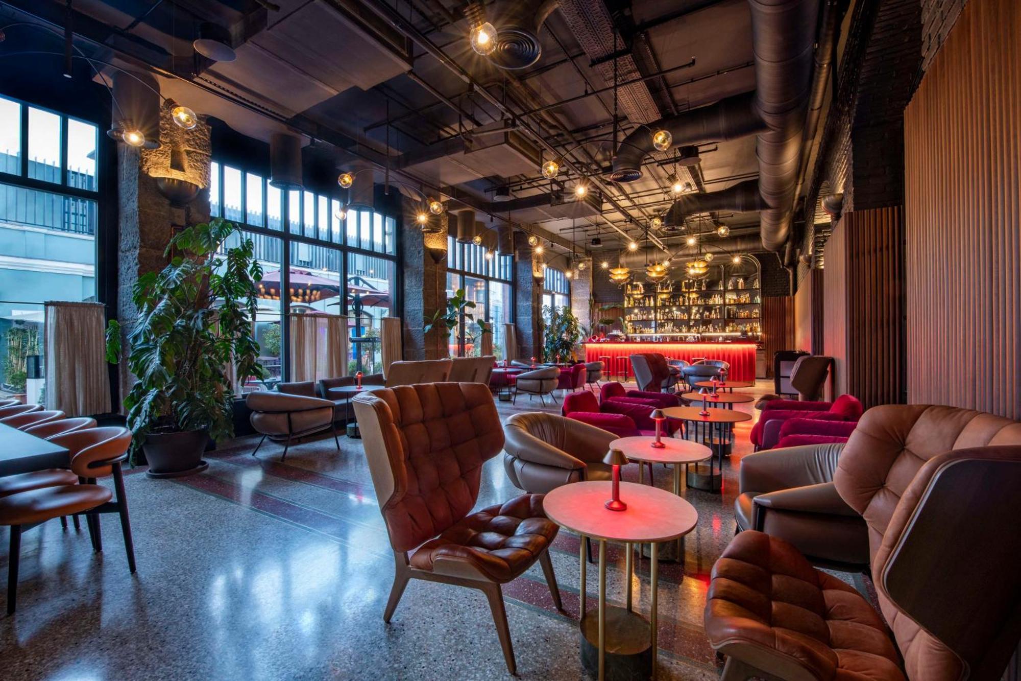 Radisson Red Tbilisi Hotell Exteriör bild